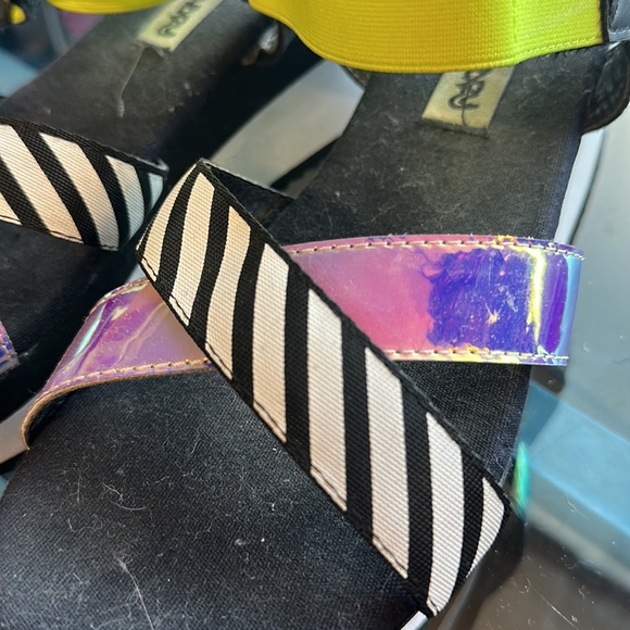 Flashy platforms - Picture 6 of 6